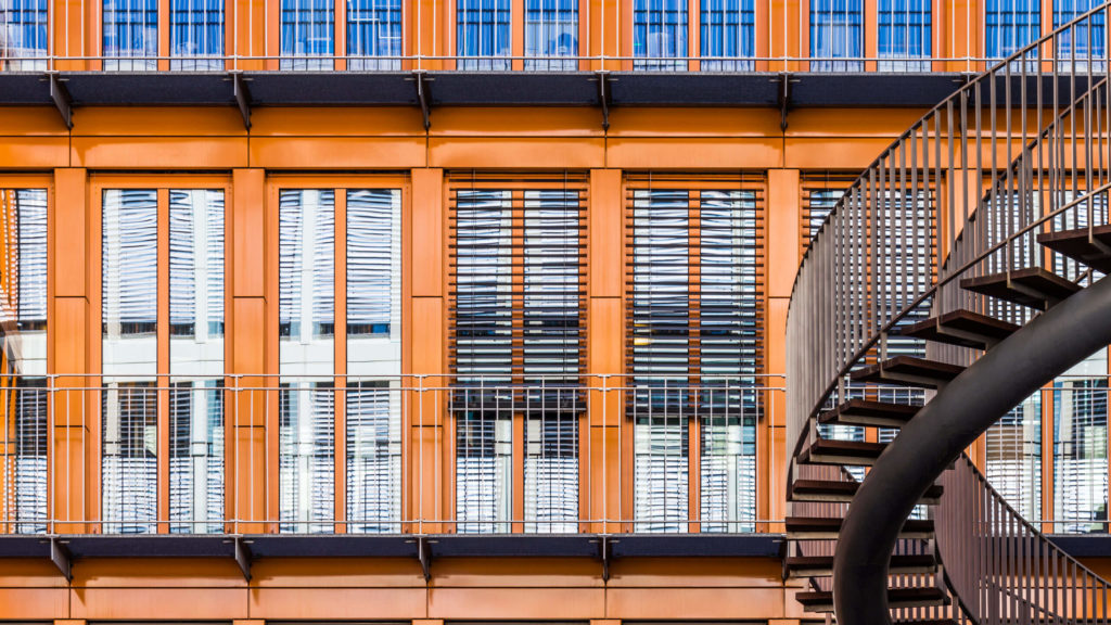 Using the Tamron 100-400mm f/4.5-6.3 to photograph architecture –