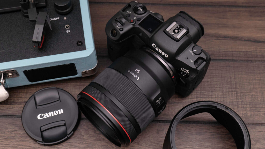 Save up to $300 with this week’s Canon RF lens deals!