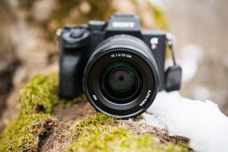 The Best Lenses for the Sony a7r V (Primes Edition)